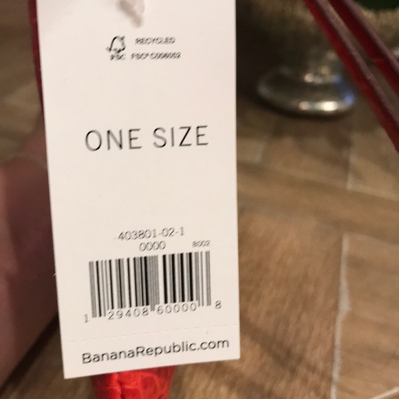 NWT Banana Republic medium vegan red leather pouch - Picture 5 of 5